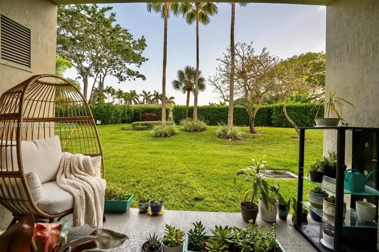 2 bedroom 2 bath Residential for sale at 27 Royal Palm Way # 102, Boca Raton FL 33432