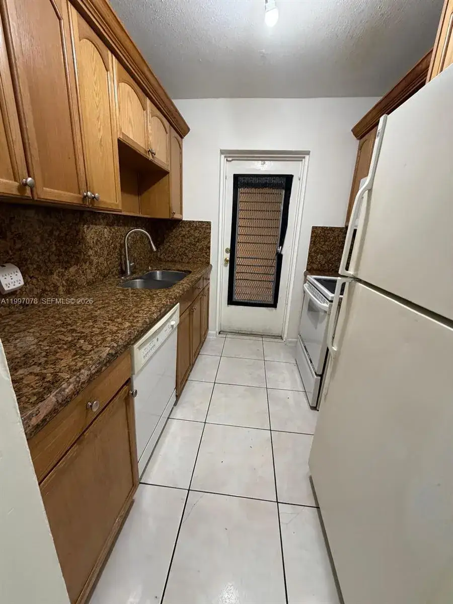2 bedroom 2 bath Residential Lease for rent at 8704 NW 35th St # 208, Coral Springs FL 33065