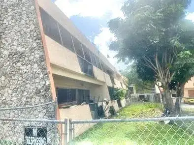 2 bedroom 2 bath Residential Lease for rent at 400 NE 18th Ave # 206, Homestead FL 33033