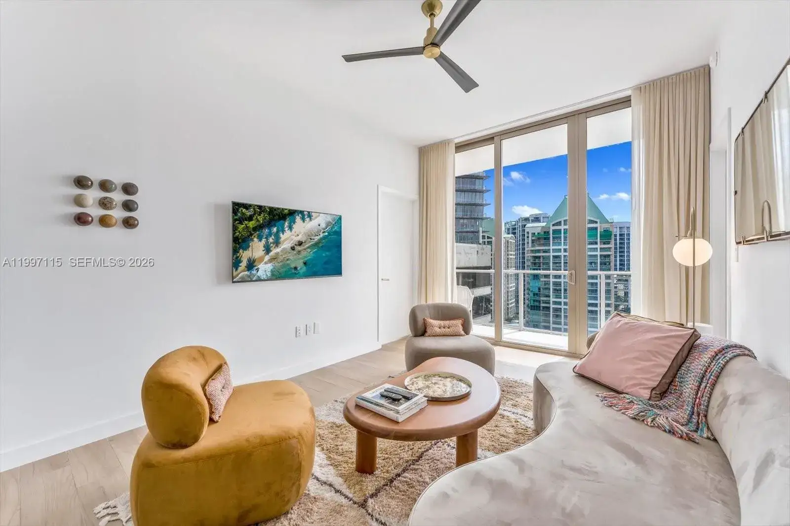 2 bedroom 2 bath Residential Lease for rent at 2678 Tigertail Ave # 1505, Miami FL 33133