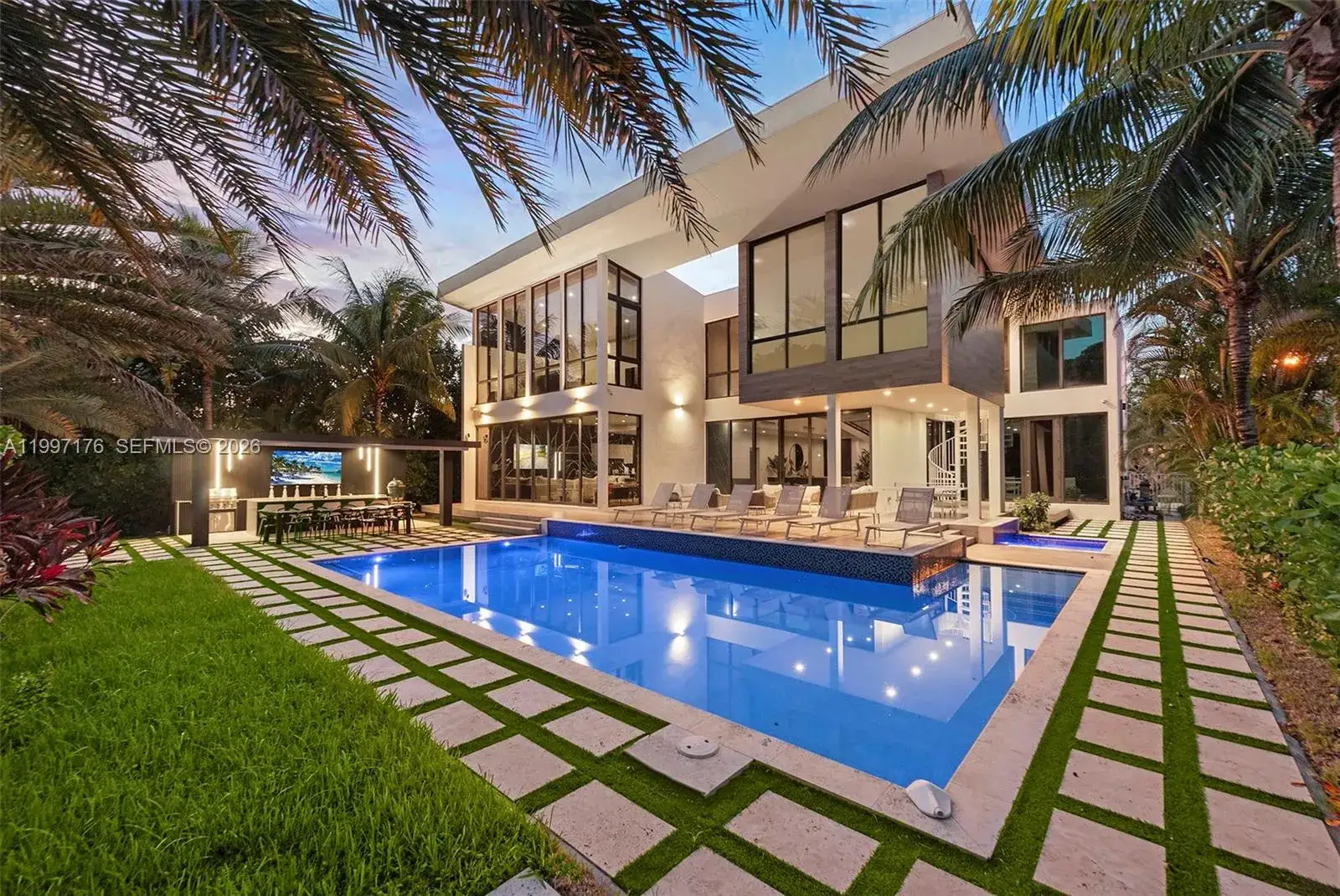 6 bedroom 6 bath Residential for sale at 521 Holiday Dr, Hallandale Beach FL 33009