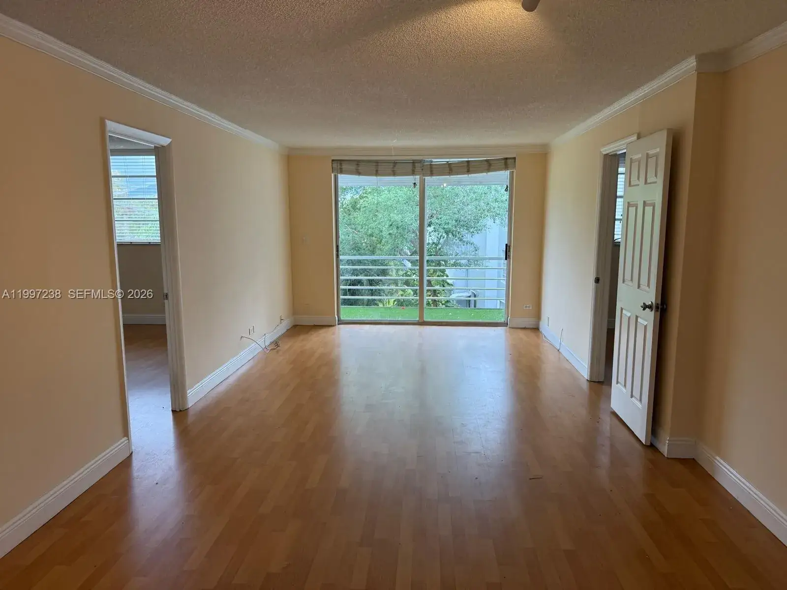 2 bedroom 2 bath Residential Lease for rent at 447 NE 195th St # 309, Miami FL 33179