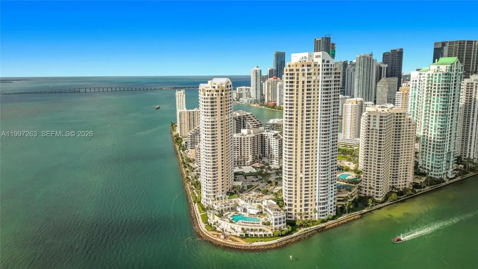 2 bedroom 2 bath Residential Lease for rent at 808 Brickell Key Dr # 2002, Miami FL 33131