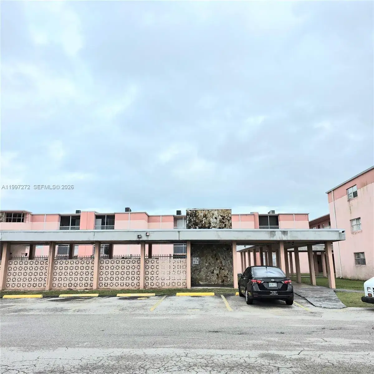 2 bedroom 2 bath Residential for sale at 19771 SW 114th Ave # 129, Miami FL 33157
