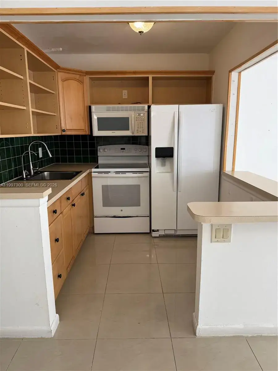 1 bedroom 1 bath Residential for sale at 162 Westbury J # 162, Deerfield Beach FL 33442
