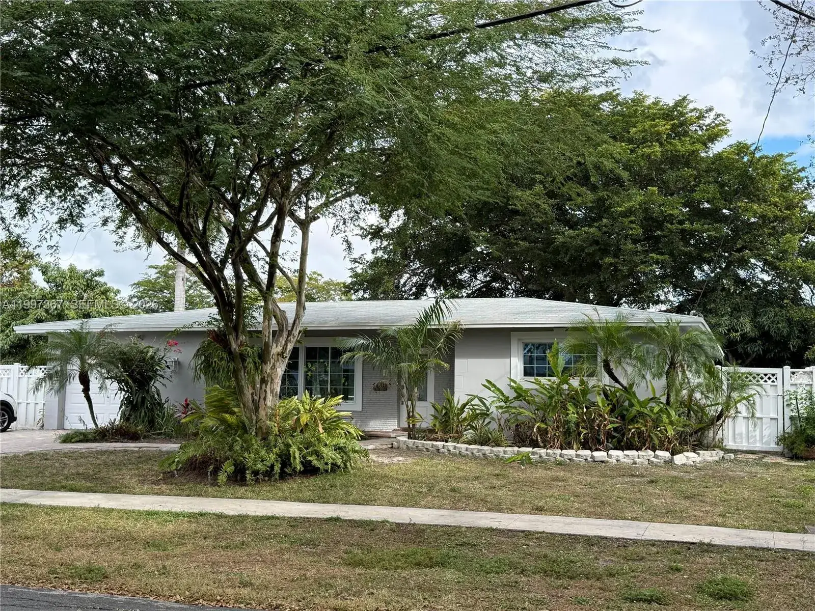 3 bedroom 2 bath Residential for sale at 410 SW 56th Ave, Plantation FL 33317