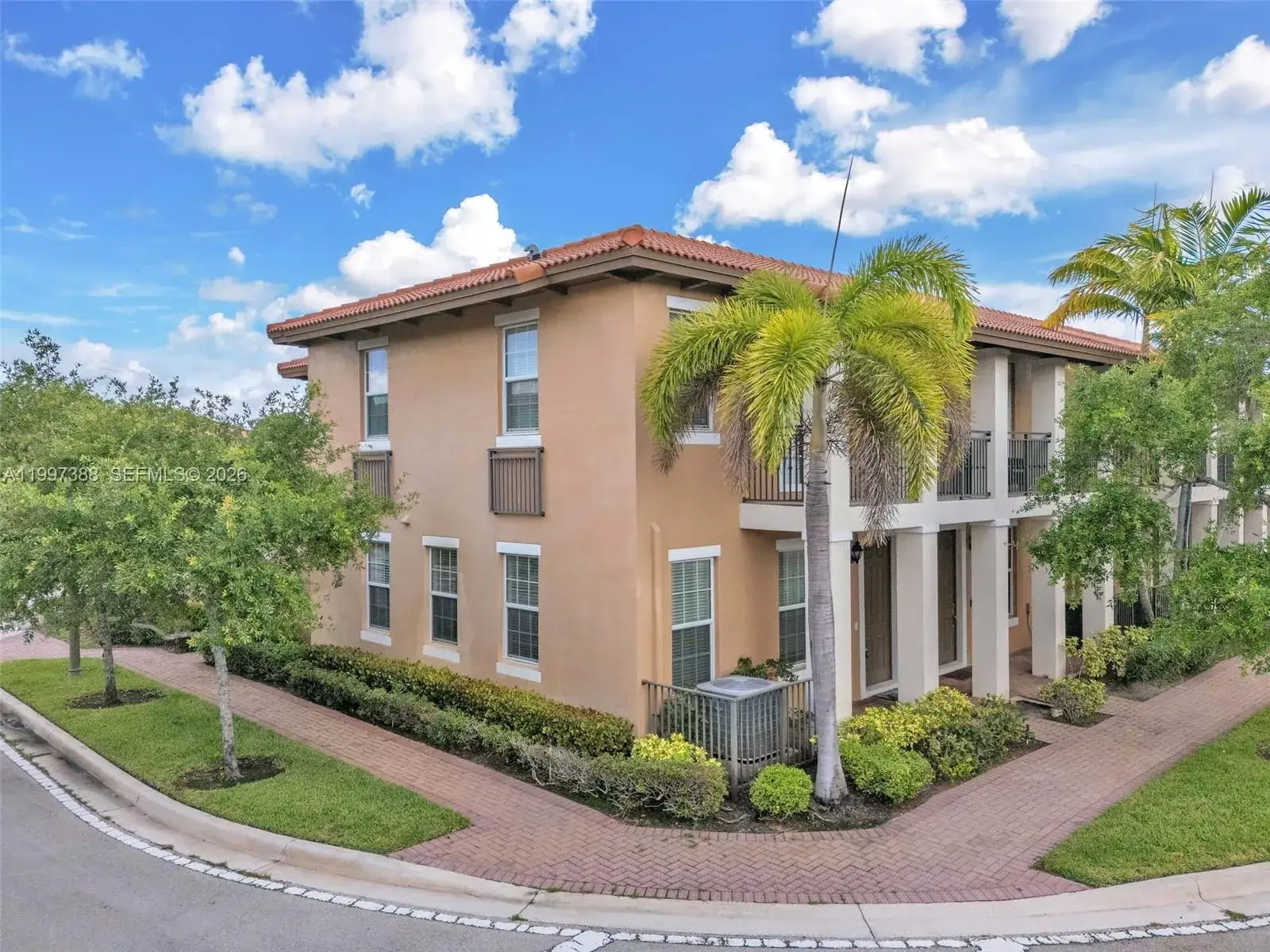 3 bedroom 2 bath Residential for sale at 1148 SW 147th Ave, Pembroke Pines FL 33027