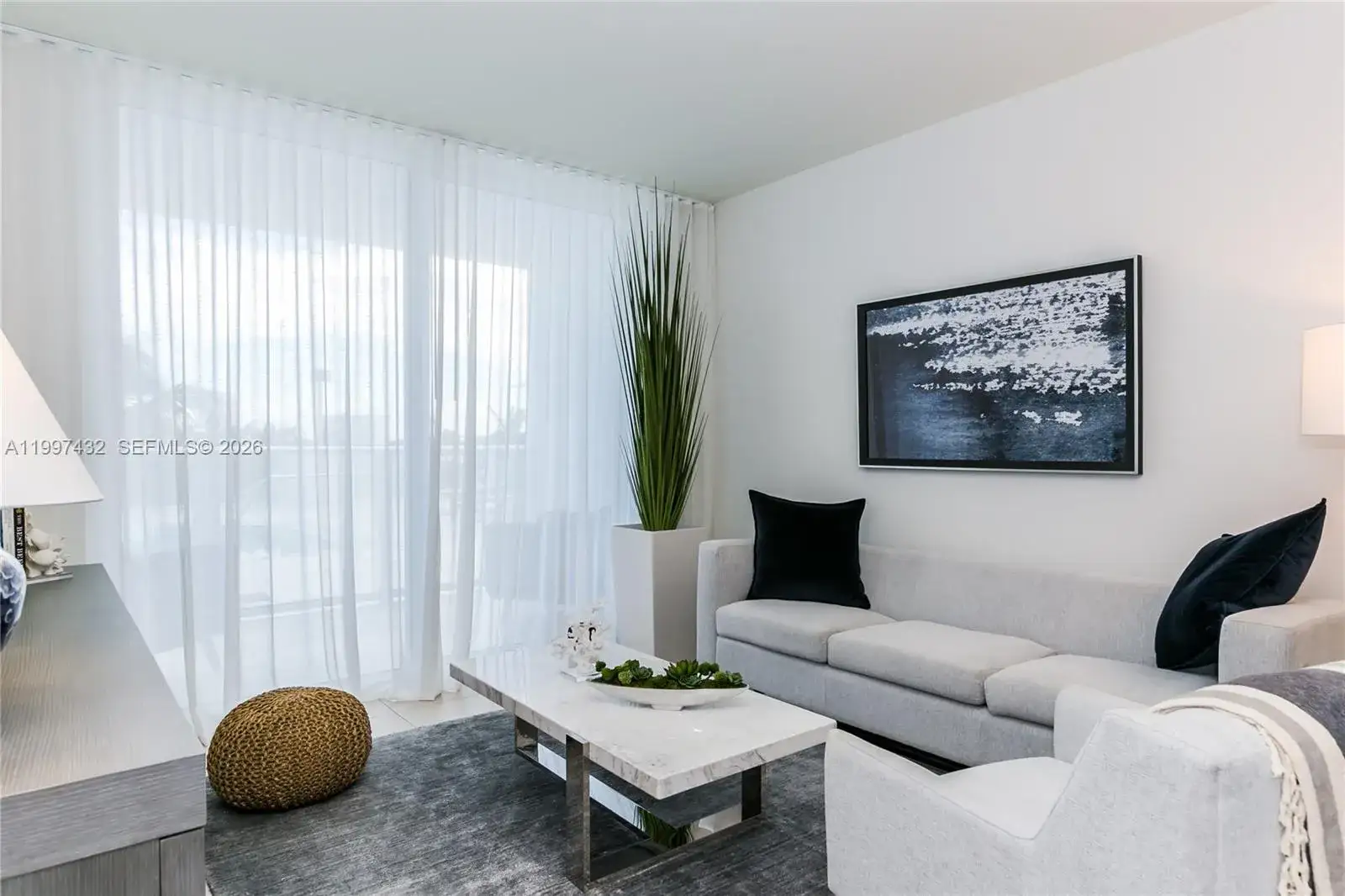 2 bedroom 2 bath Residential Lease for rent at 401 N Birch Rd # 404, Fort Lauderdale FL 33304