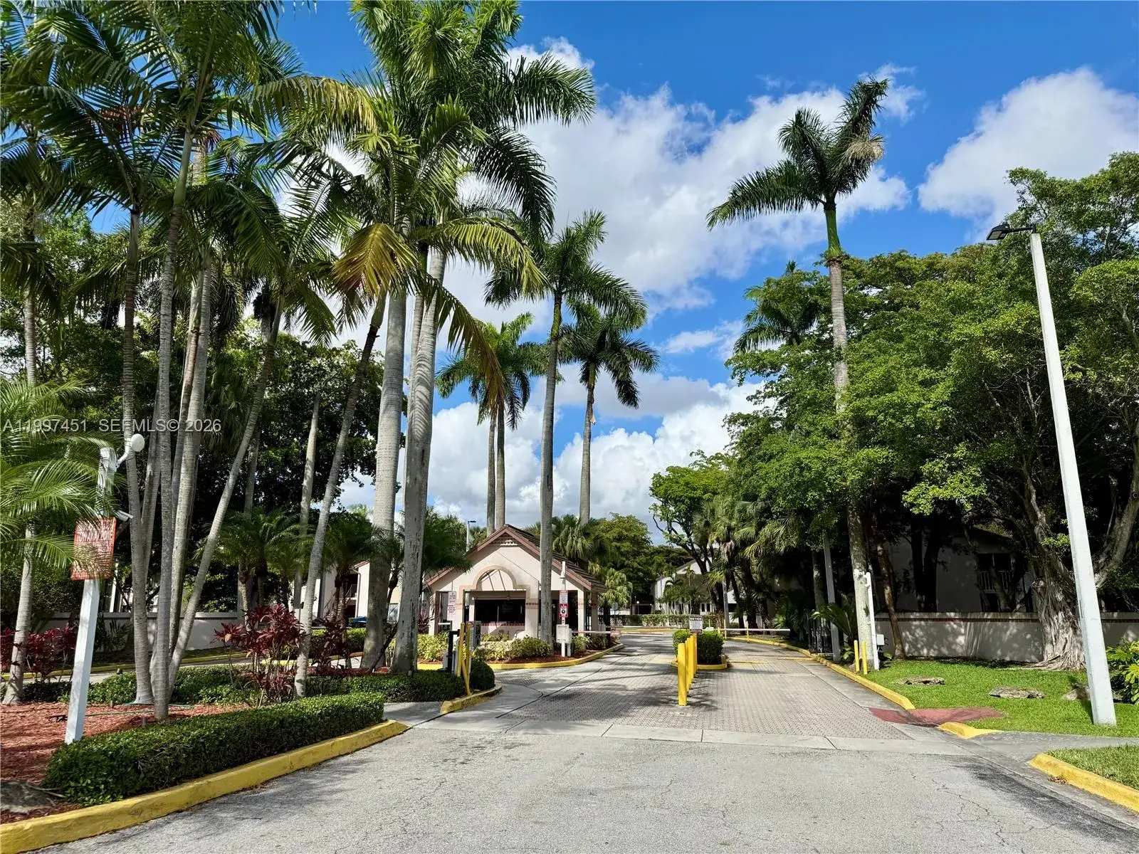 2 bedroom 2 bath Residential for sale at 9435 SW 140th Ct # 9435, Miami FL 33186