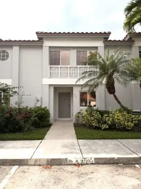 571 NW 208th Cir, Pembroke Pines FL 33029