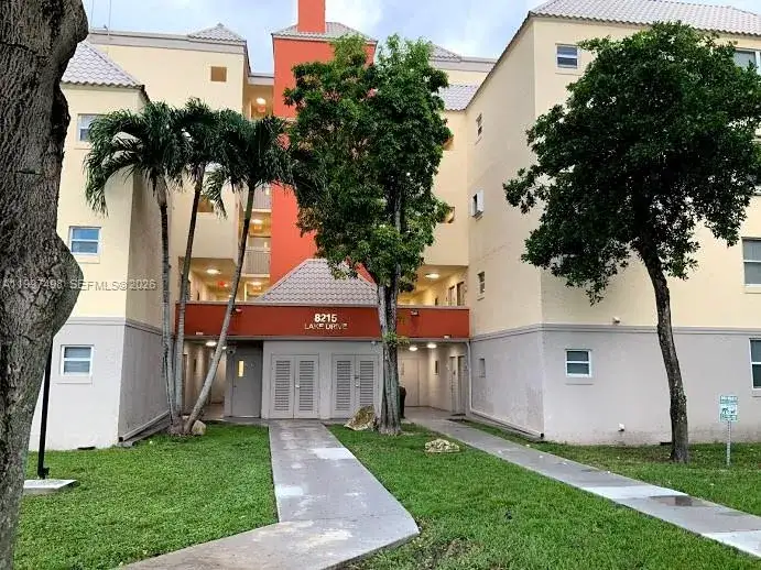 1 bedroom 1 bath Residential Lease for rent at 8215 Lake Dr # 108, Doral FL 33166