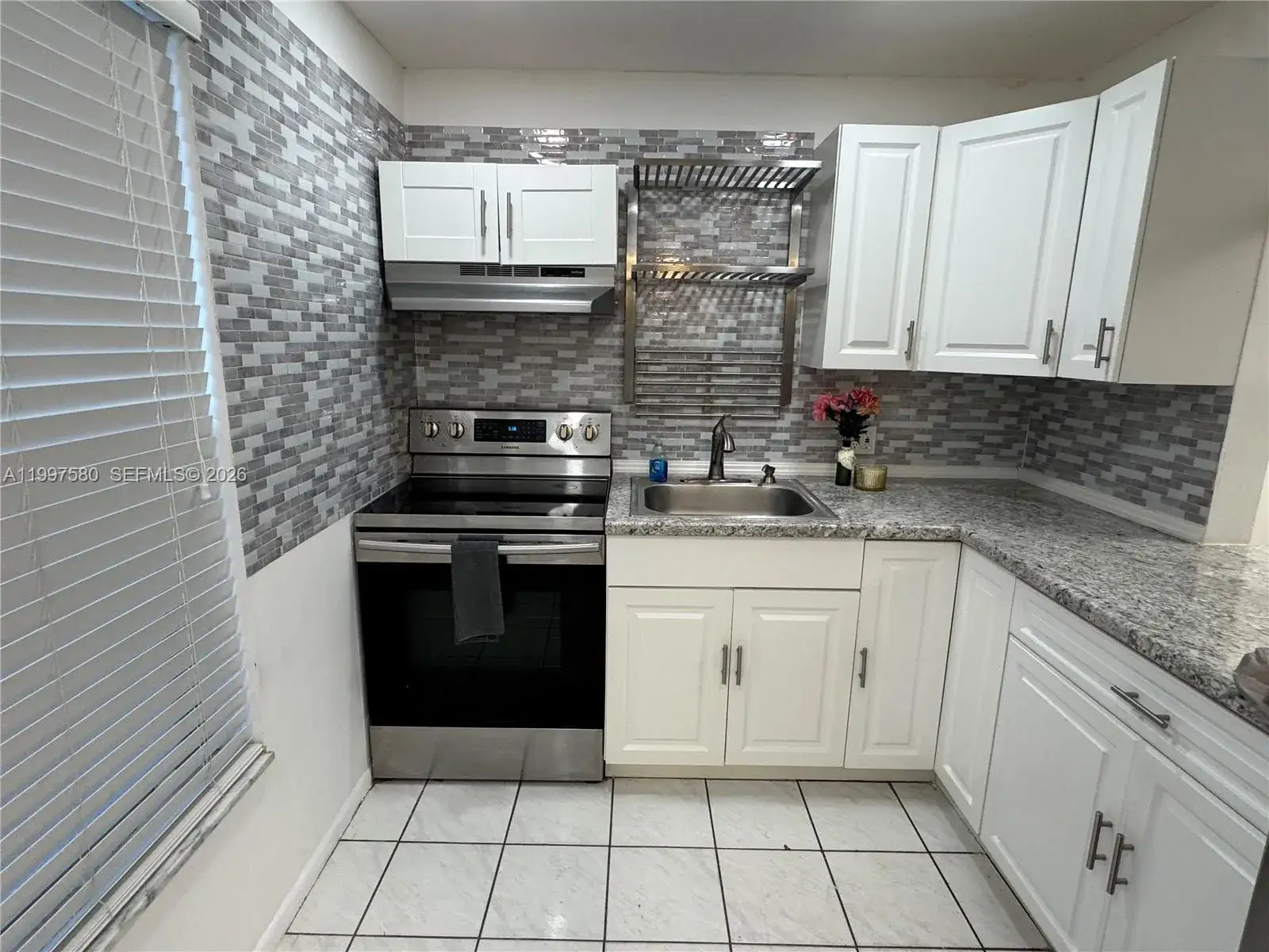 1 bedroom 1 bath Residential Lease for rent at 6150 NW 62nd St # 106, Tamarac FL 33319