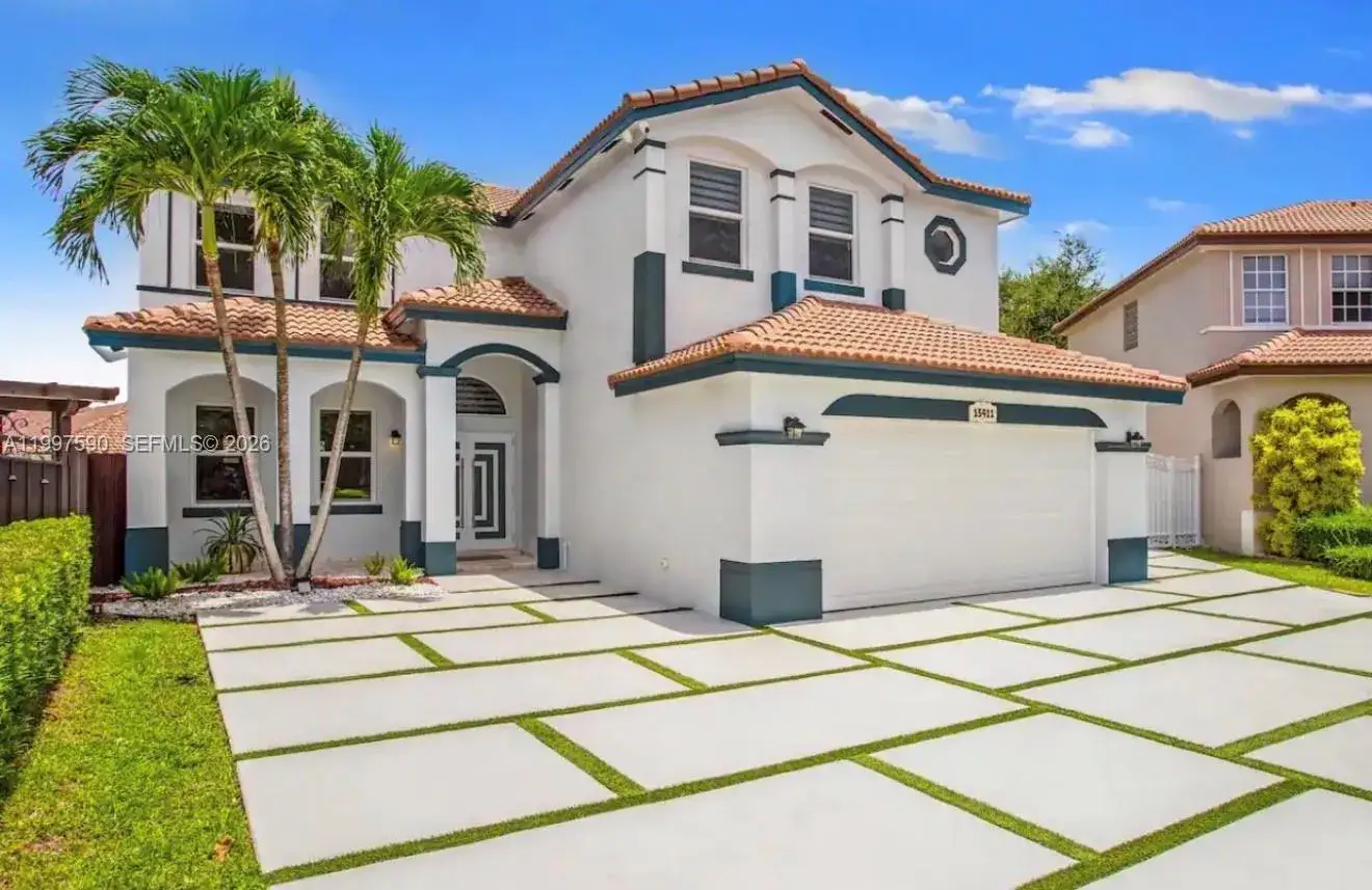 5 bedroom 4 bath Residential for sale at 15411 SW 36th Ter, Miami FL 33185