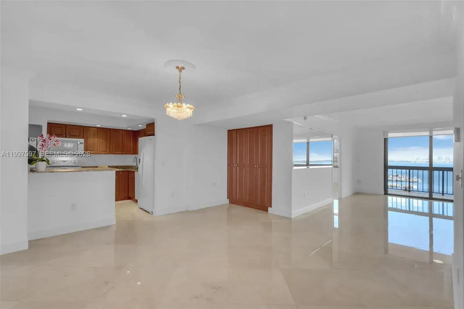 1 bedroom 1 bath Residential Lease for rent at 2333 Brickell Ave # 1109, Miami FL 33129