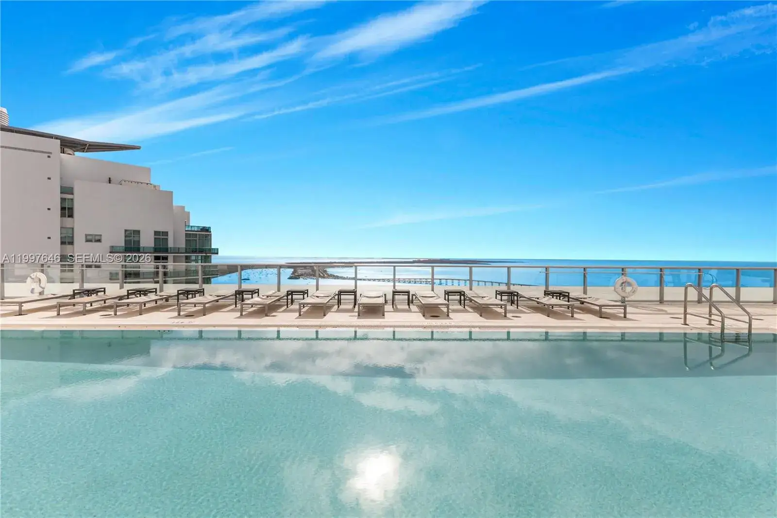 1 bedroom 1 bath Residential Lease for rent at 1300 Brickell Bay Dr # 1010, Miami FL 33131