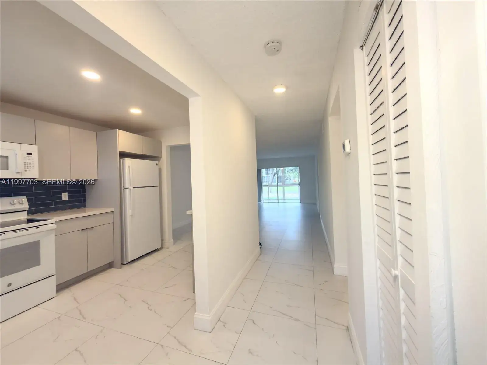 2 bedroom 2 bath Residential Lease for rent at 605 S State Road 7 # 1D, Margate FL 33068