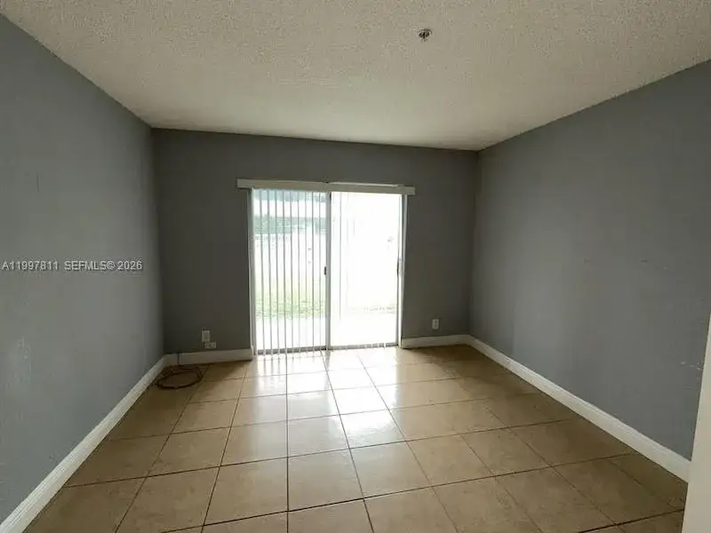 1 bedroom 1 bath Residential for sale at 4251 NW 5th St # 108, Plantation FL 33317