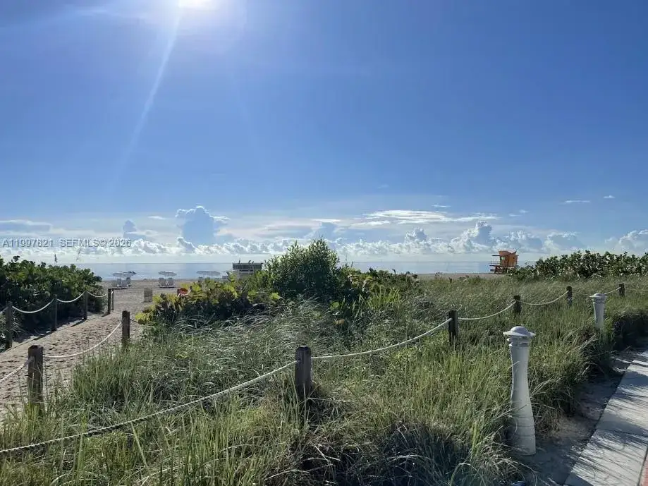 1 bedroom 1 bath Residential for sale at 335 Ocean Dr # 214, Miami Beach FL 33139