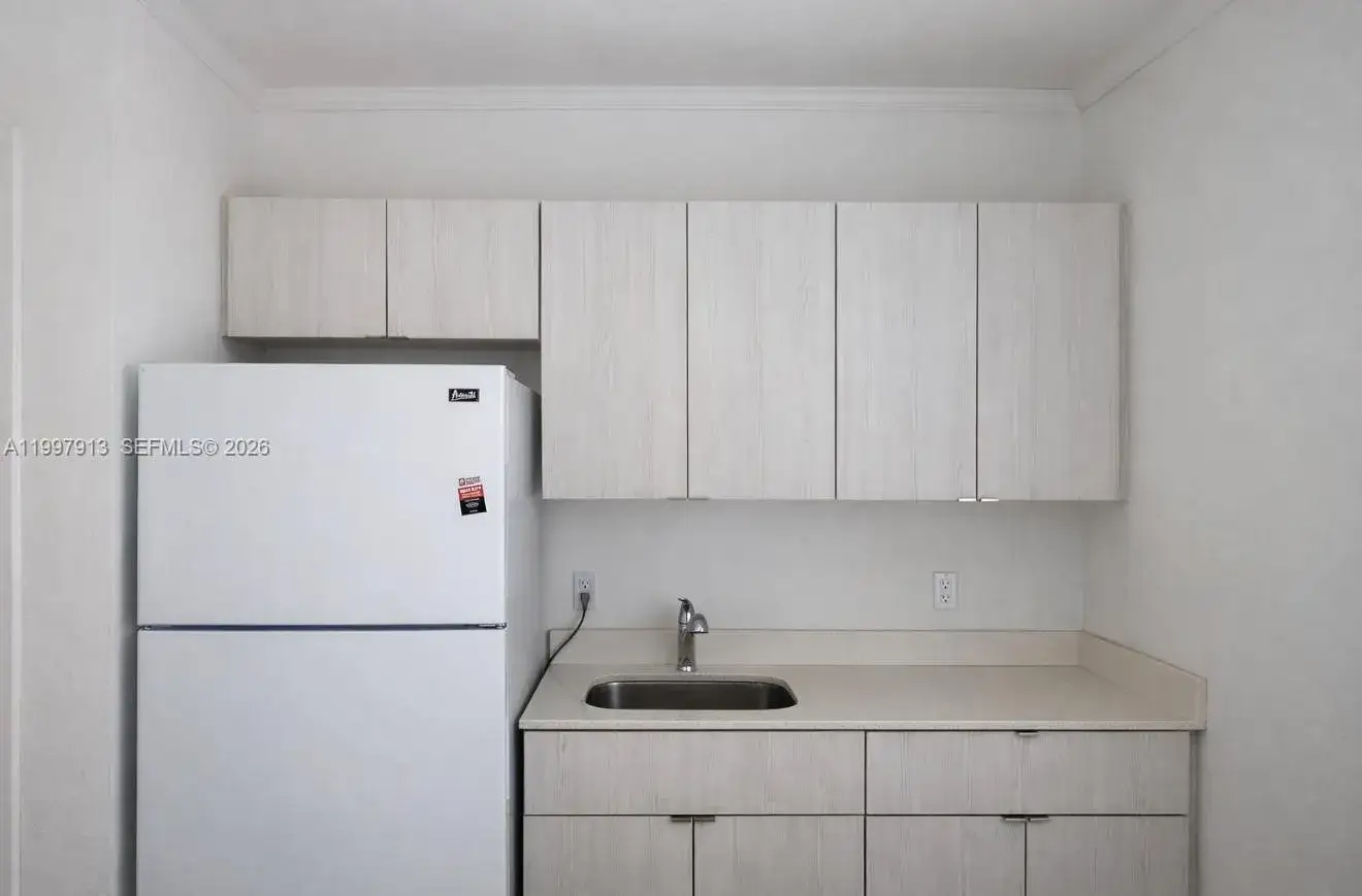 1 bedroom 1 bath Residential Lease for rent at 572 NE 67th St # 5, Miami FL 33138
