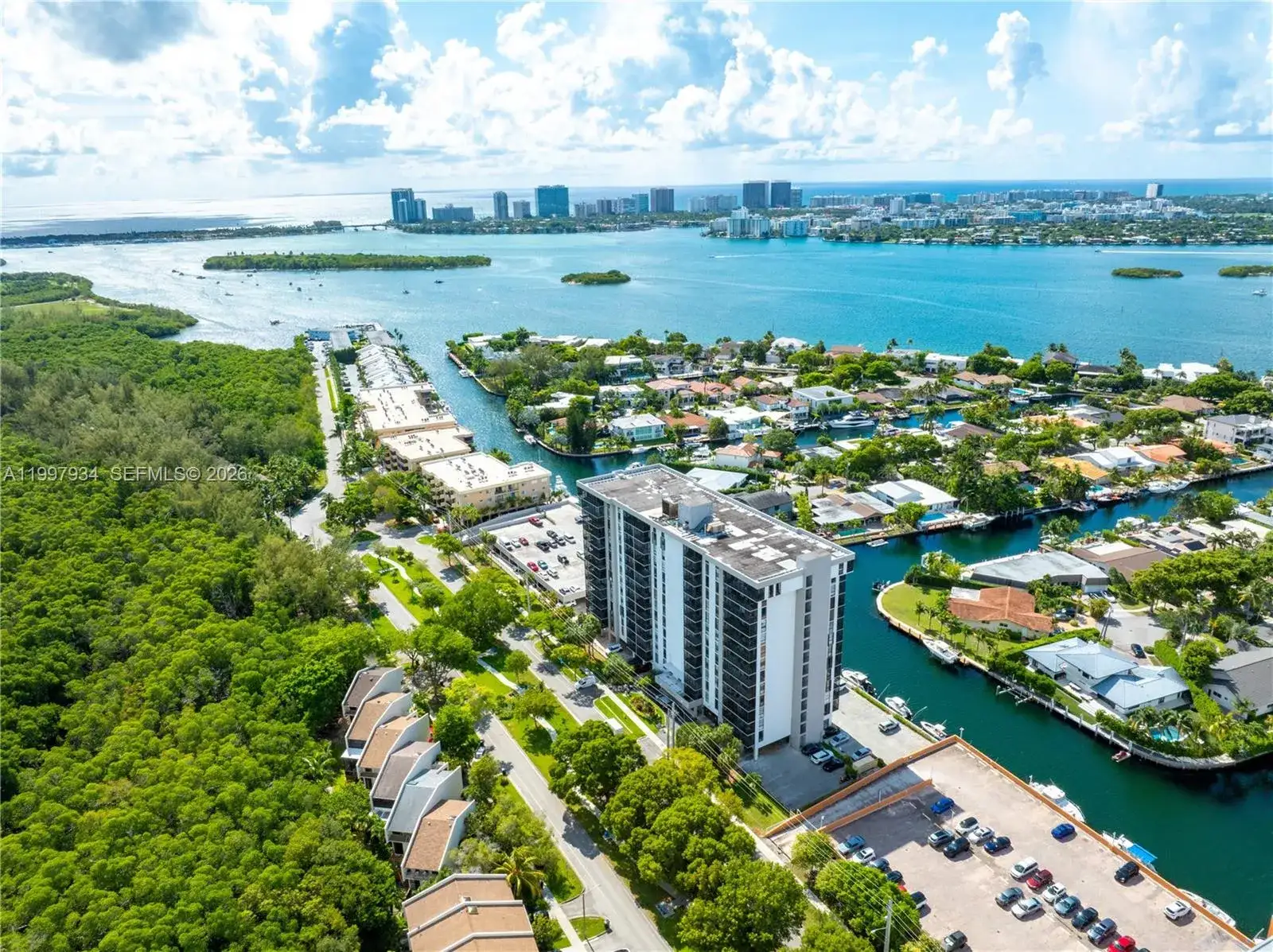 1 bedroom 2 bath Residential for sale at 2500 NE 135th St # B506, North Miami FL 33181
