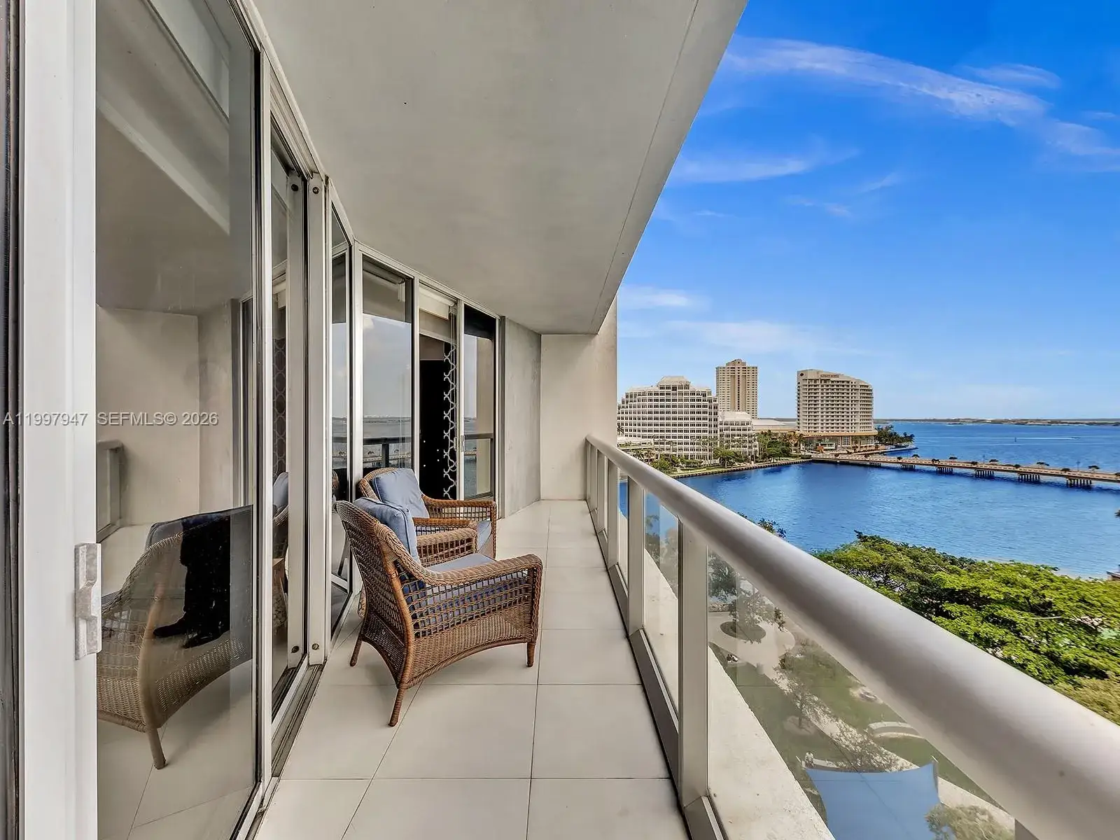 1 bedroom 1 bath Residential for sale at 495 Brickell Ave # 1007, Miami FL 33131