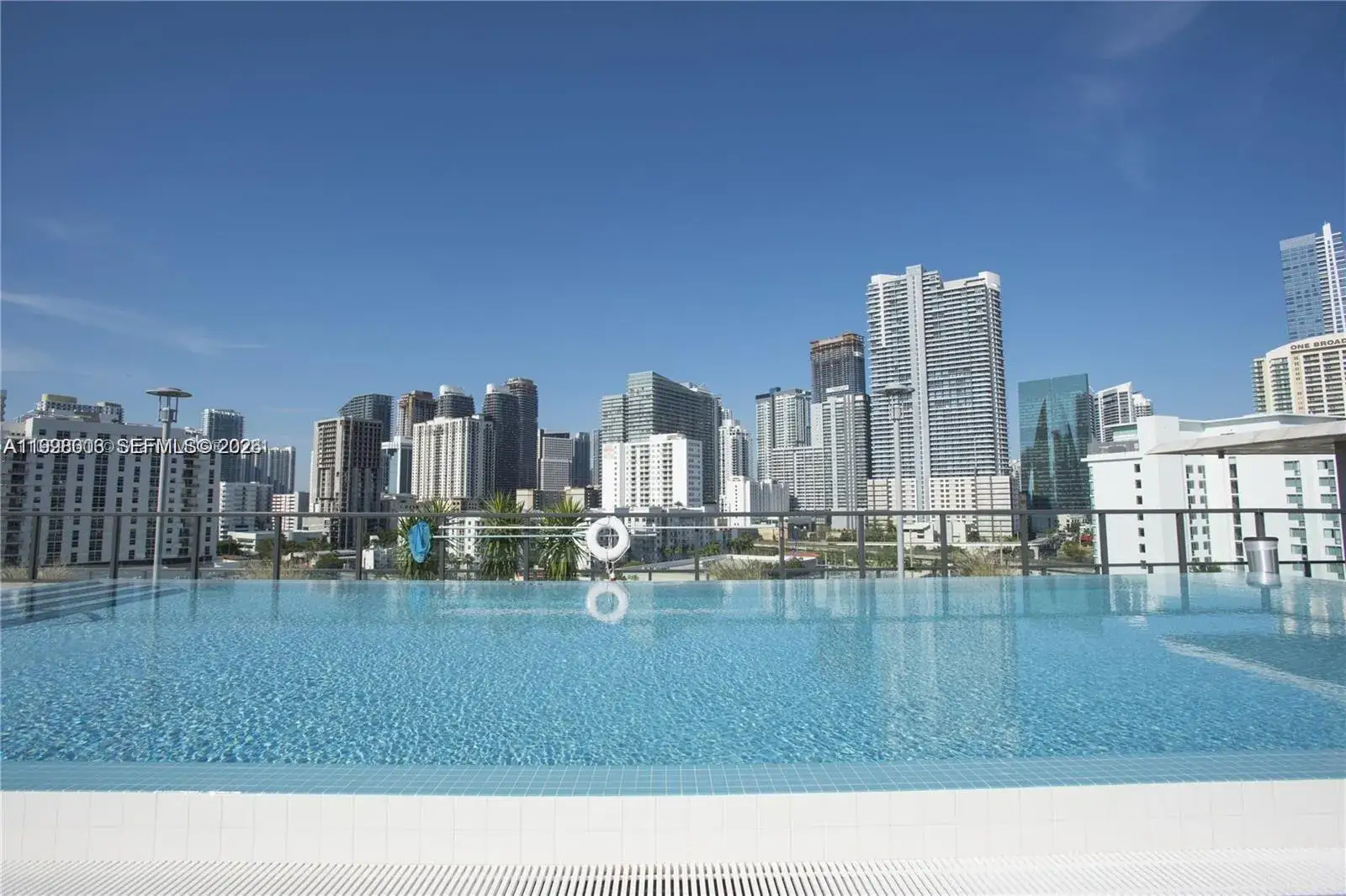 1 bedroom 1 bath Residential Lease for rent at 201 SW 17th Rd # 606, Miami FL 33129