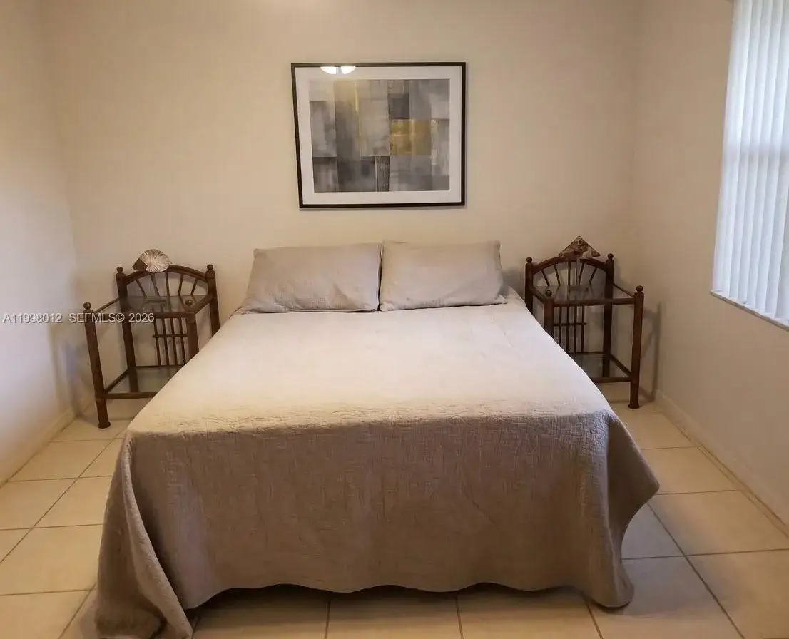 1 bedroom 1 bath Residential Lease for rent at 15989 SW 149th Ter # 15989, Miami FL 33196