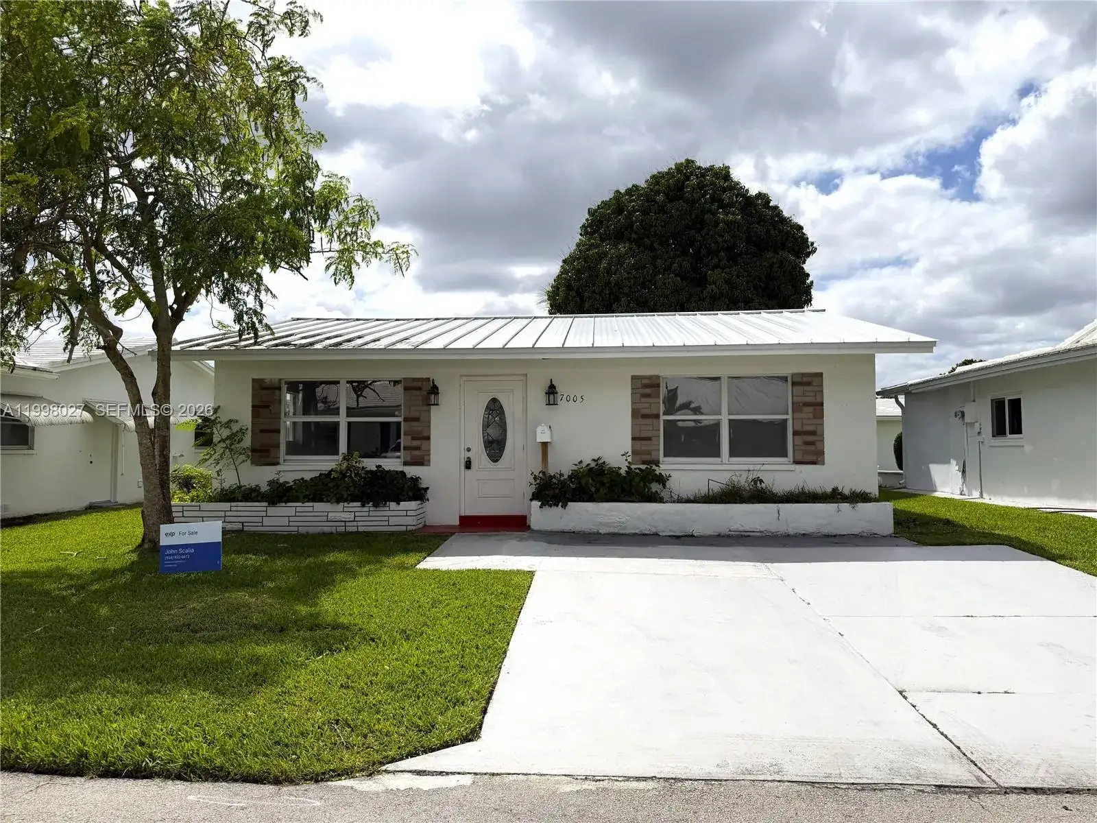 2 bedroom 1 bath Residential for sale at 7005 NW 66th Ter, Tamarac FL 33321