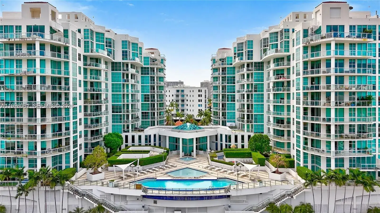 2 bedroom 2 bath Residential for sale at 3131 NE 188th St # 1205, Aventura FL 33180