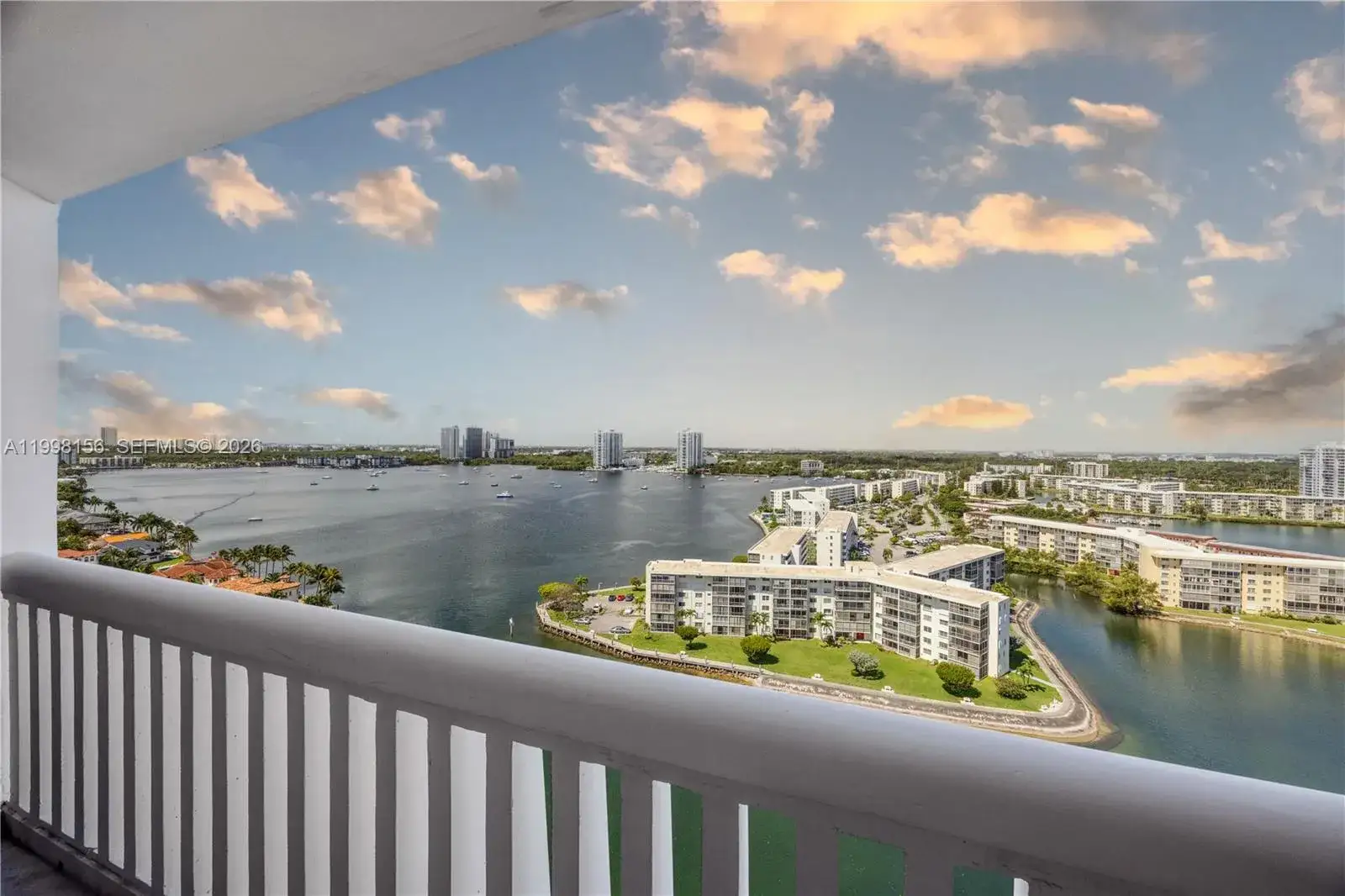 2 bedroom 2 bath Residential for sale at 1000 W Island Blvd # 1910, Aventura FL 33160