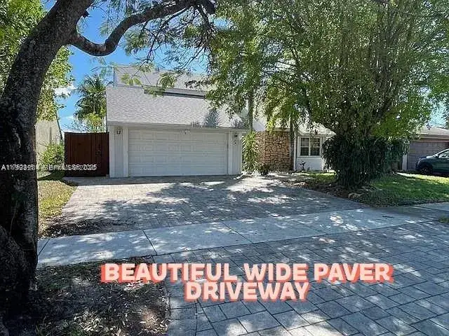 4 bedroom 3 bath Residential for sale at 1350 S Fieldlark Ln, Homestead FL 33035