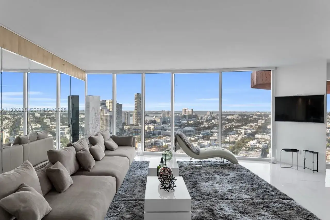 3 bedroom 4 bath Residential Lease for rent at 300 S Pointe Dr # 3105, Miami Beach FL 33139
