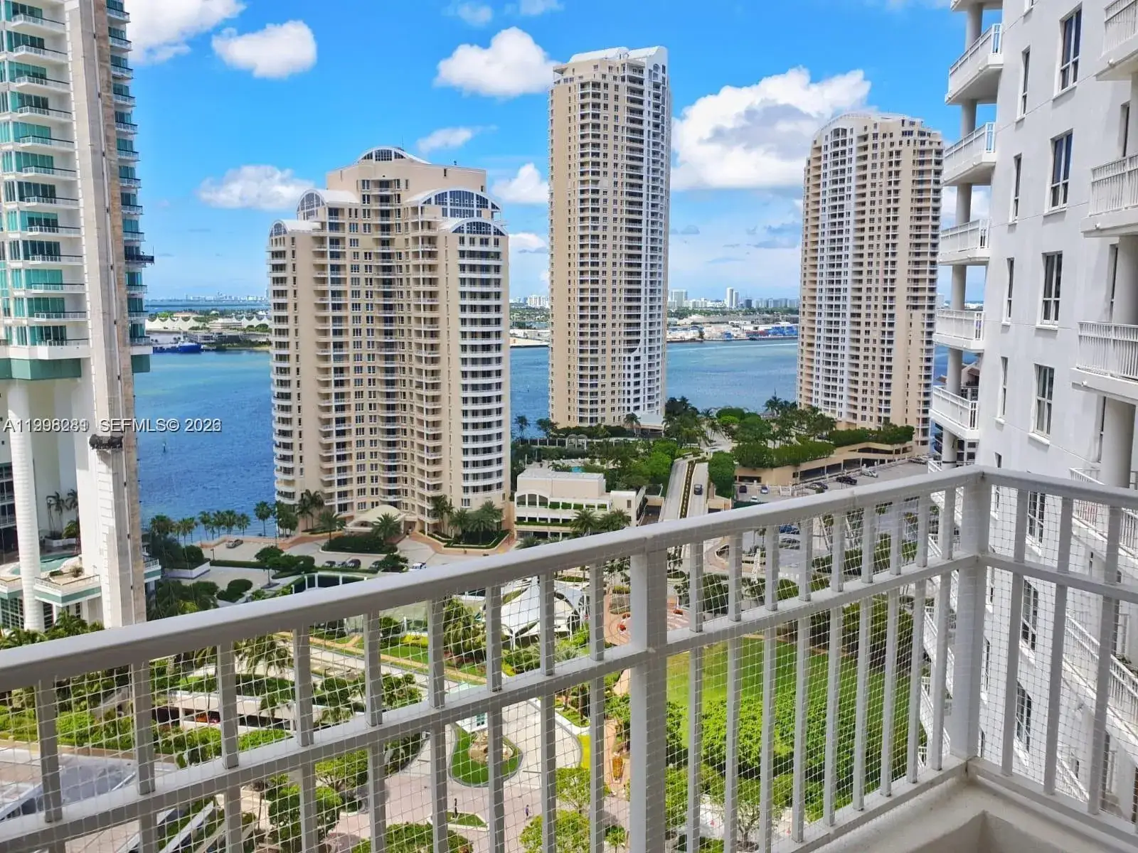 2 bedroom 2 bath Residential Lease for rent at 701 Brickell Key Blvd # 2306, Miami FL 33131