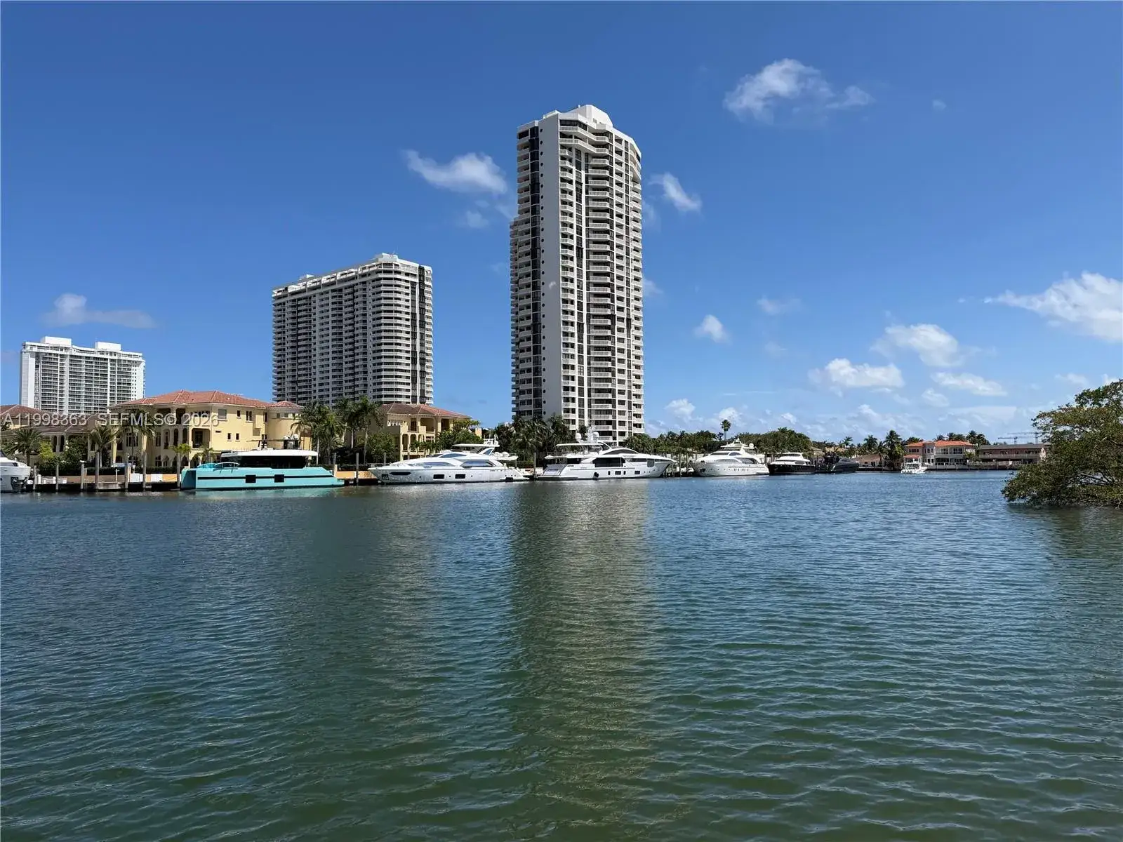 1 bedroom 1 bath Residential for sale at 2980 Point East Dr # D311, Aventura FL 33160