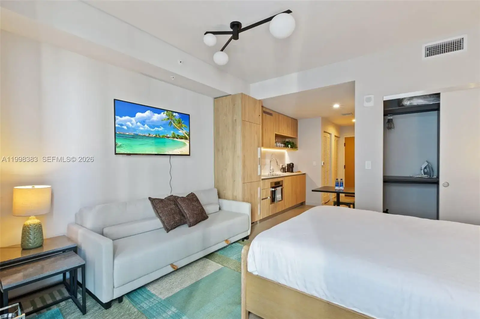 1 bath Residential for sale at 11 NE 6 # 2108, Miami FL 33132