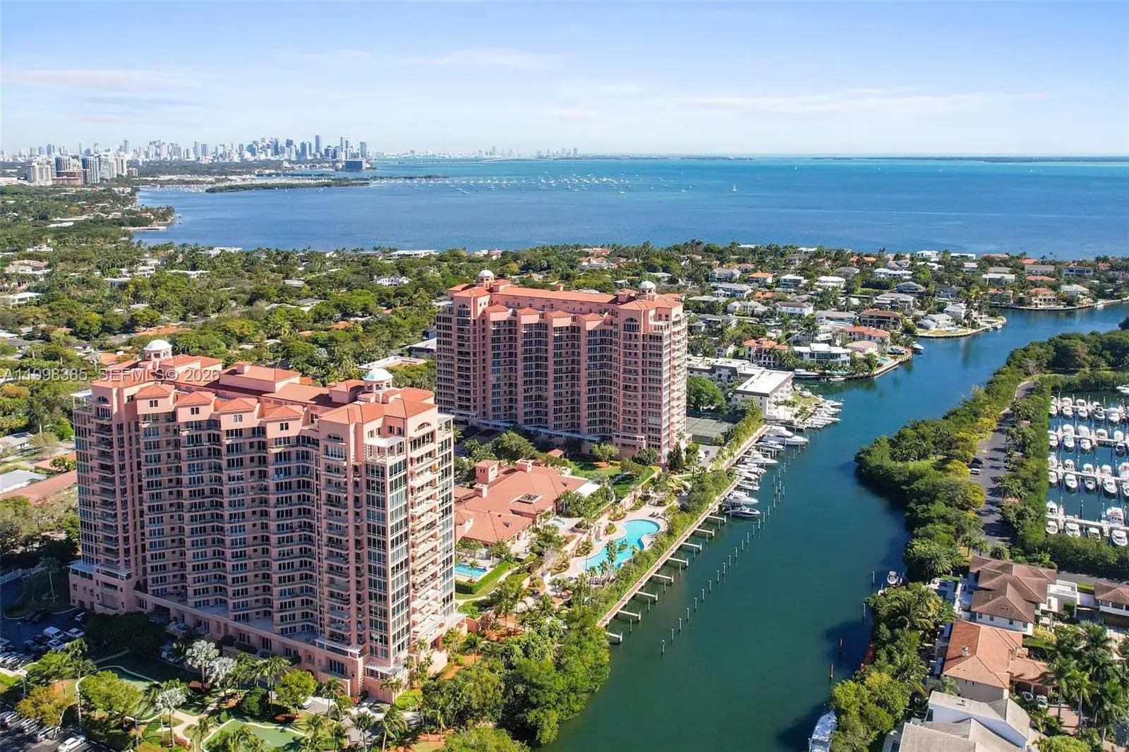 2 bedroom 3 bath Residential for sale at 10 Edgewater Dr # 7G, Coral Gables FL 33133