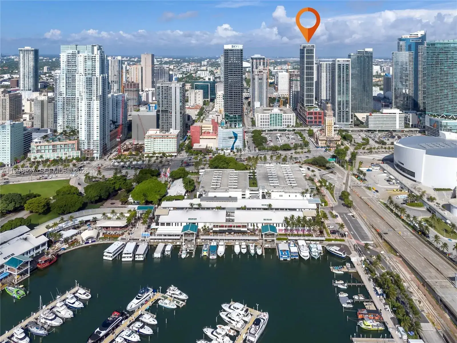 1 bedroom 1 bath Residential Lease for rent at 159 NE 6th St # 2403, Miami FL 33132