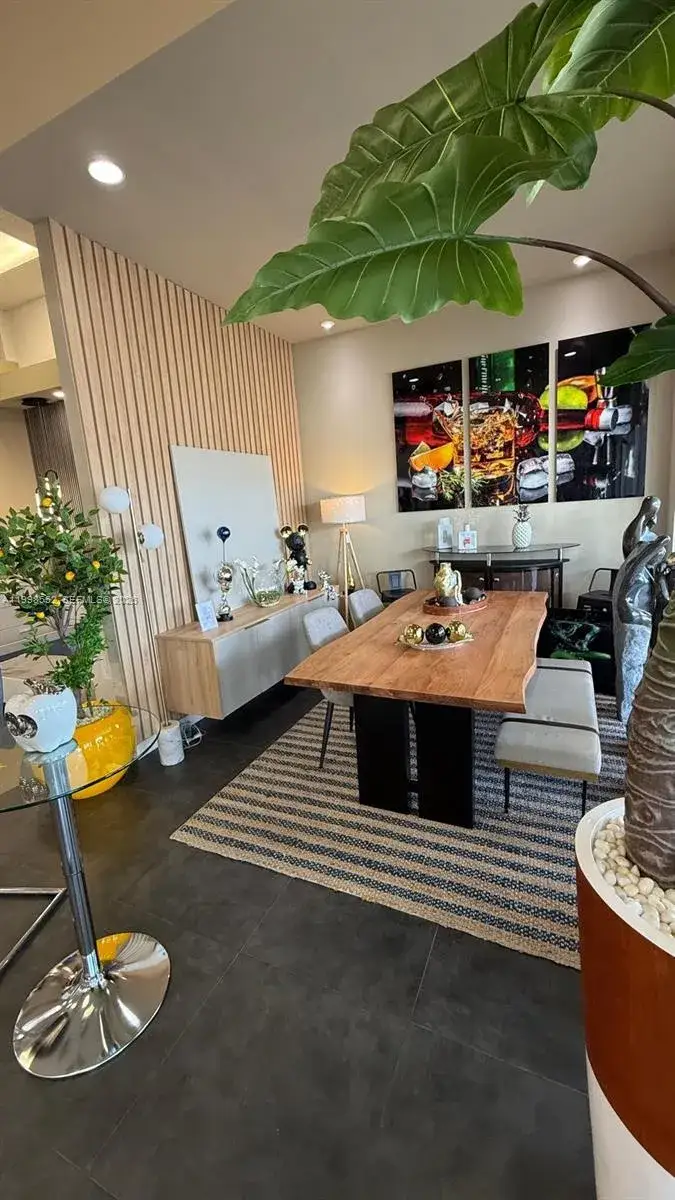 Business Opportunity for sale at 5725 NW 7th St, Miami FL 33126