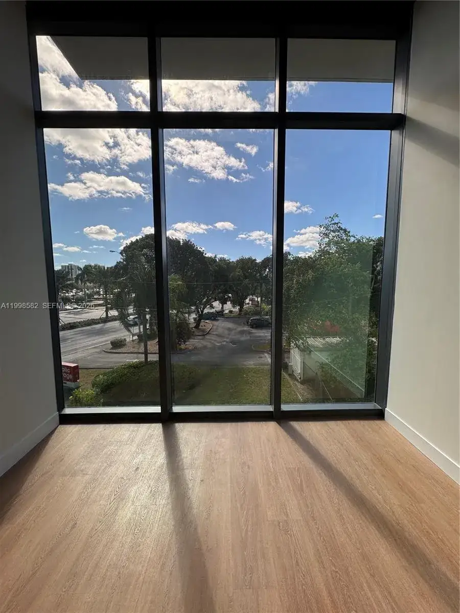 Commercial Sale for sale at 21290 Biscayne Blvd # 408, Aventura FL 33180