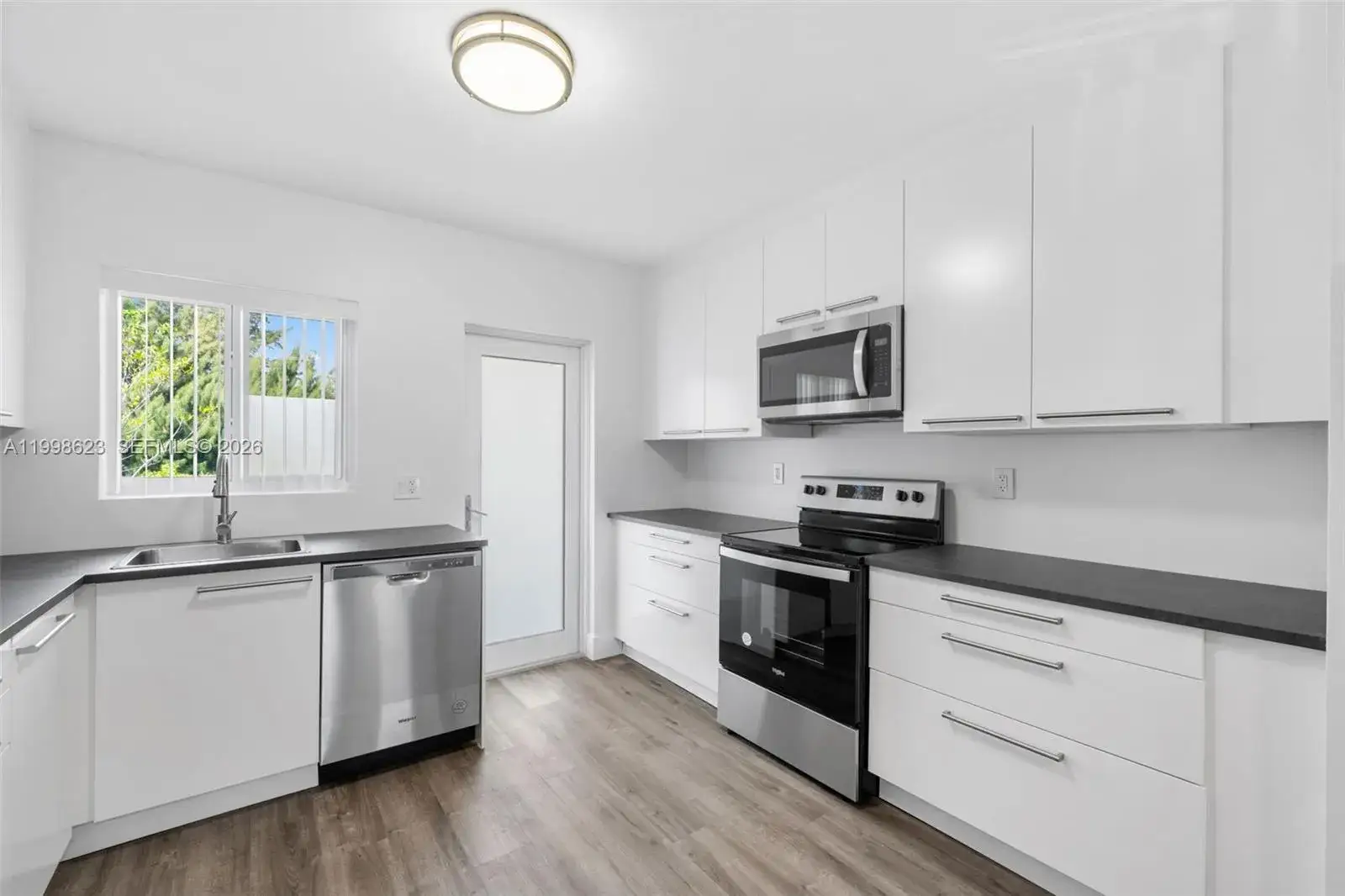 2 bedroom 1 bath Residential for sale at 600 Layne Blvd # 126, Hallandale Beach FL 33009