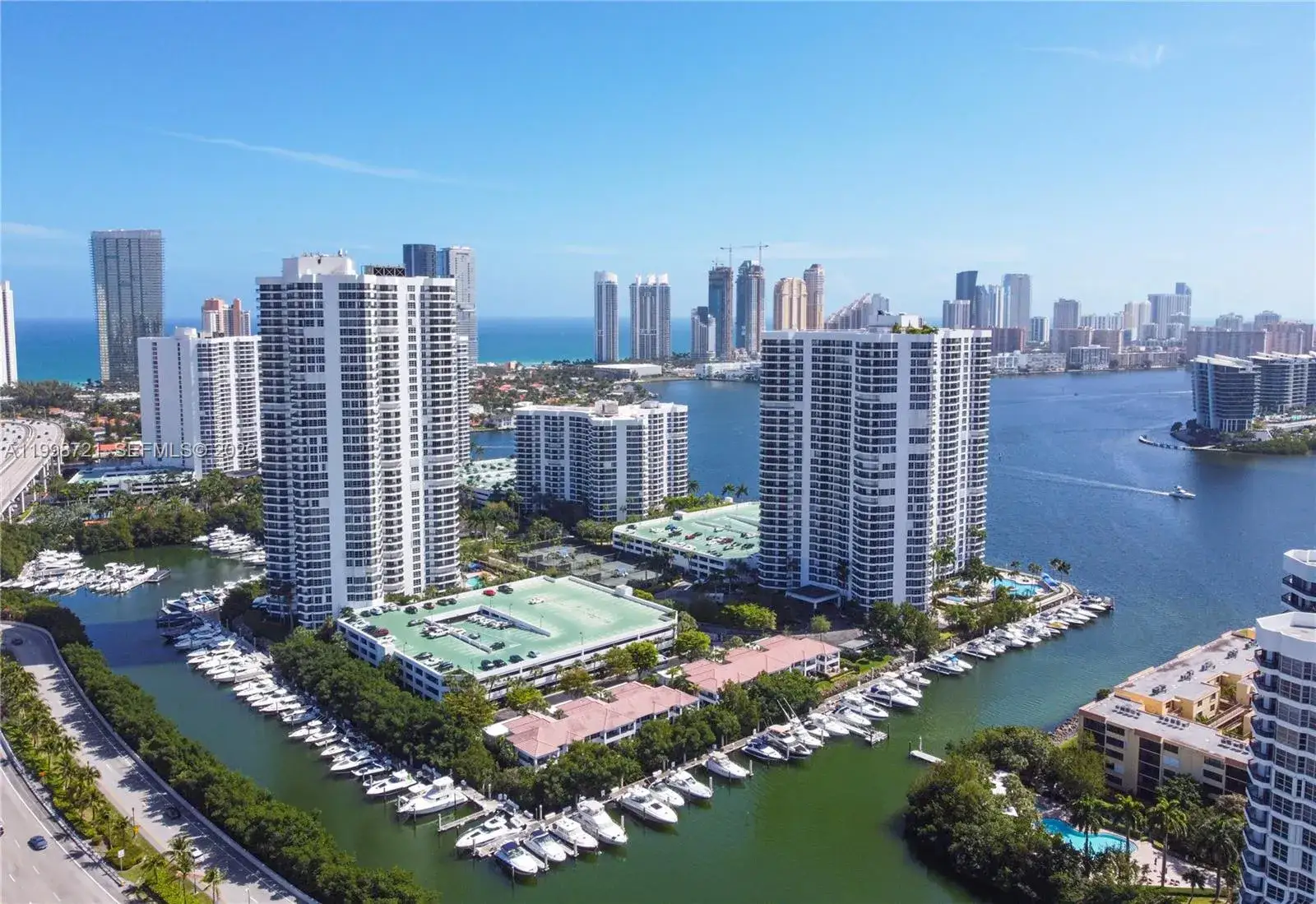 2 bedroom 2 bath Residential Lease for rent at 19101 NE 36th Ct # 1811, Aventura FL 33180