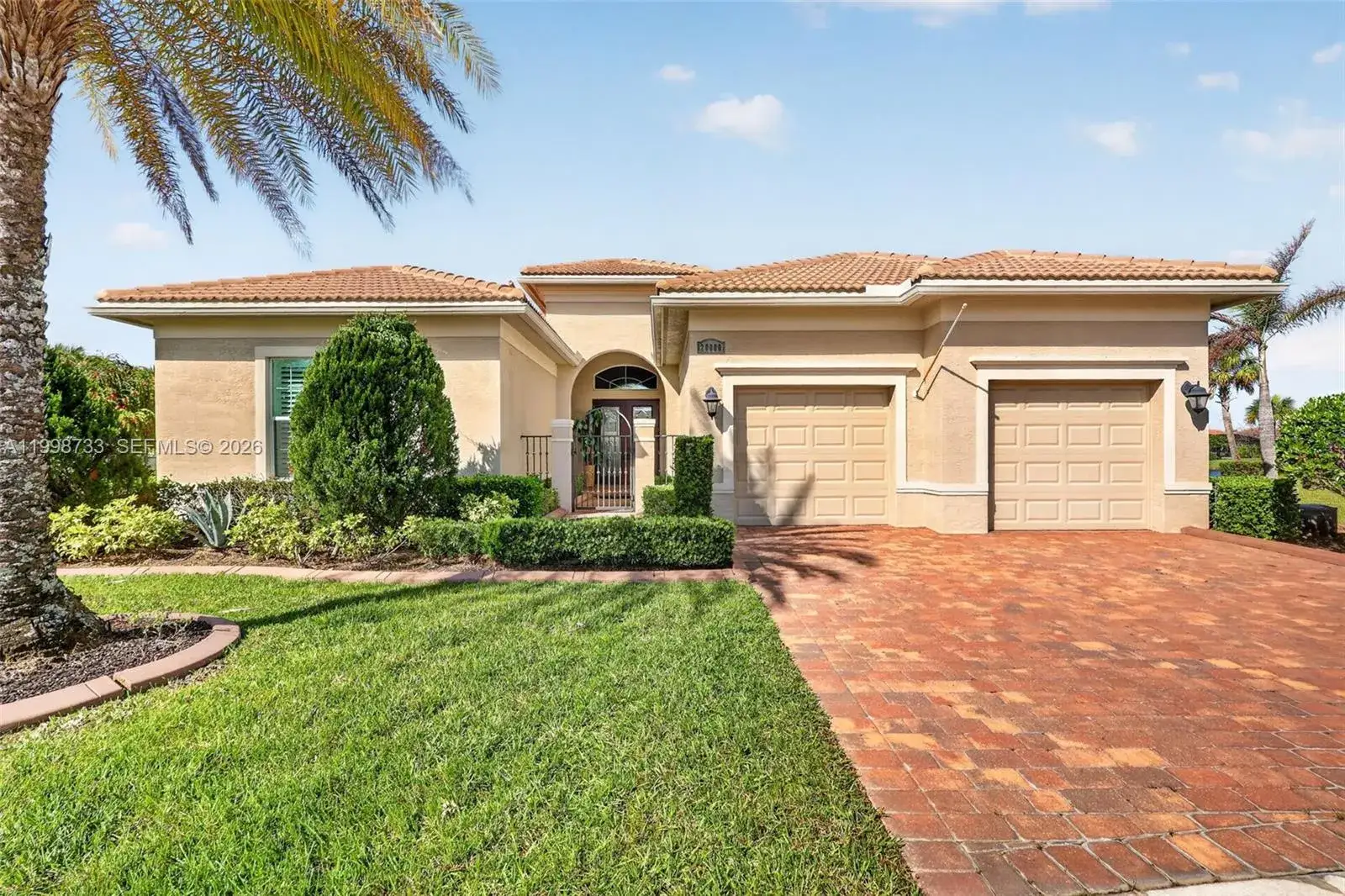 3 bedroom 4 bath Residential for sale at 20000 SW Morolo Way, Port St. Lucie FL 34986