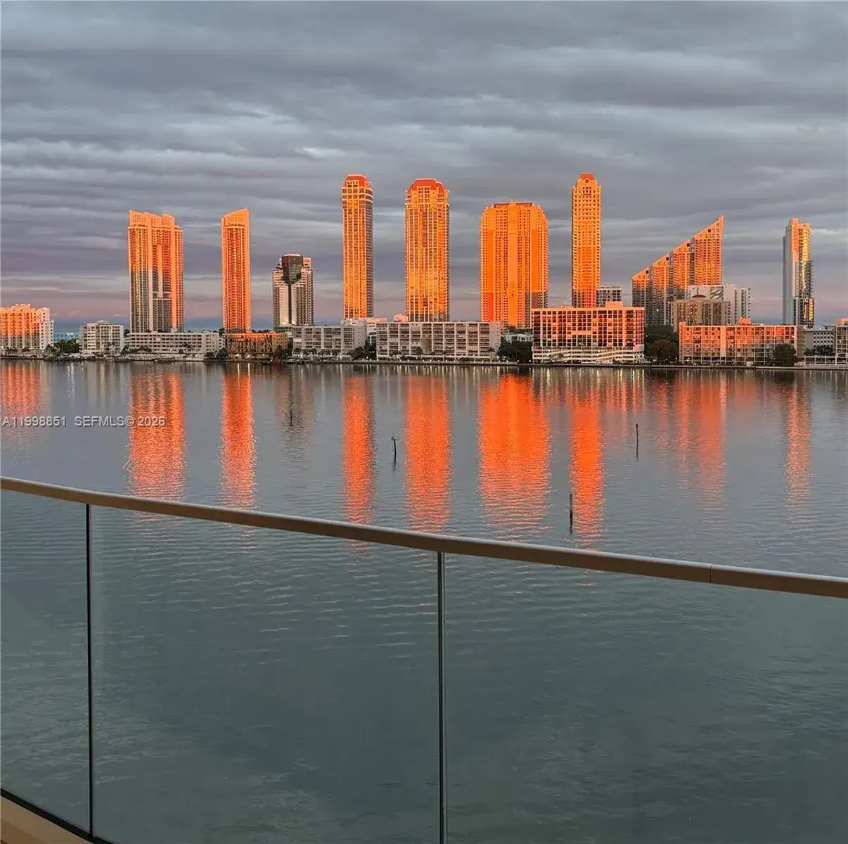 2 bedroom 2 bath Residential for sale at 2800 Island Blvd # 1001, Aventura FL 33160