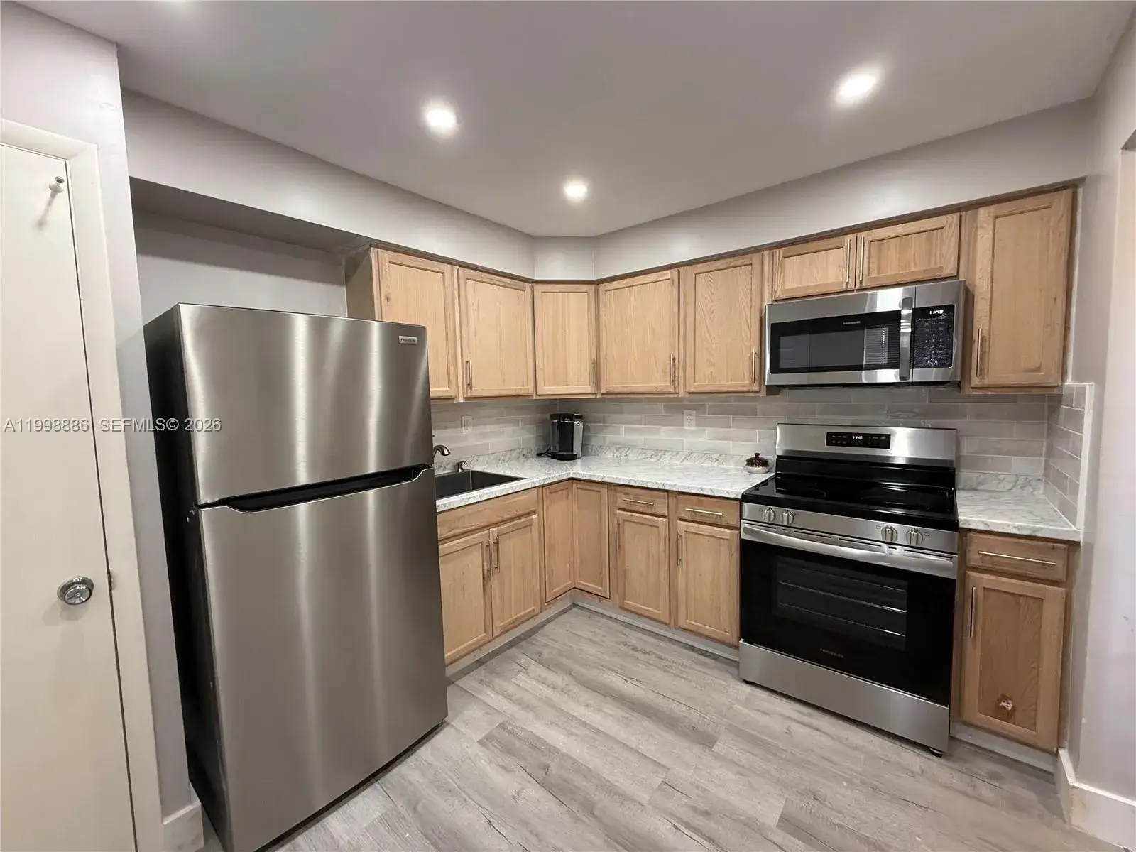 1 bedroom 1 bath Residential for sale at 19001 NE 14th Ave # 144, Miami FL 33179