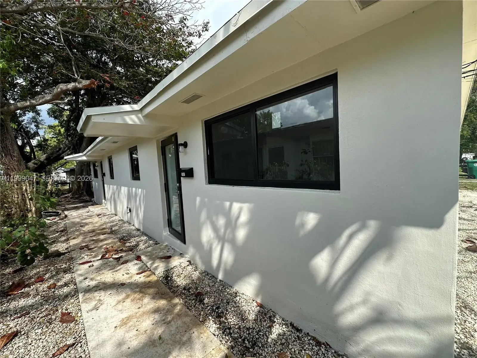 2 bedroom 1 bath Residential Lease for rent at 3689 William Ave # 3689, Miami FL 33133
