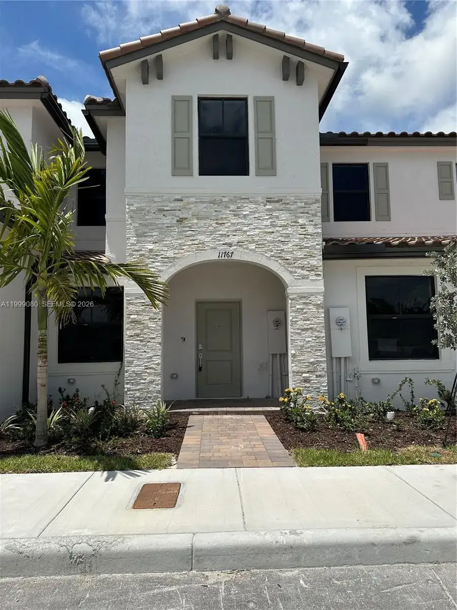 3 bedroom 2 bath Residential for sale at 11767 SW 246th Ter, Homestead FL 33032