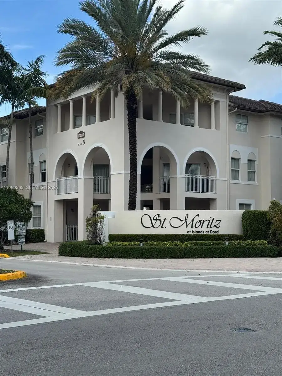 3 bedroom 2 bath Residential Lease for rent at 11601 NW 89th St # 209, Doral FL 33178