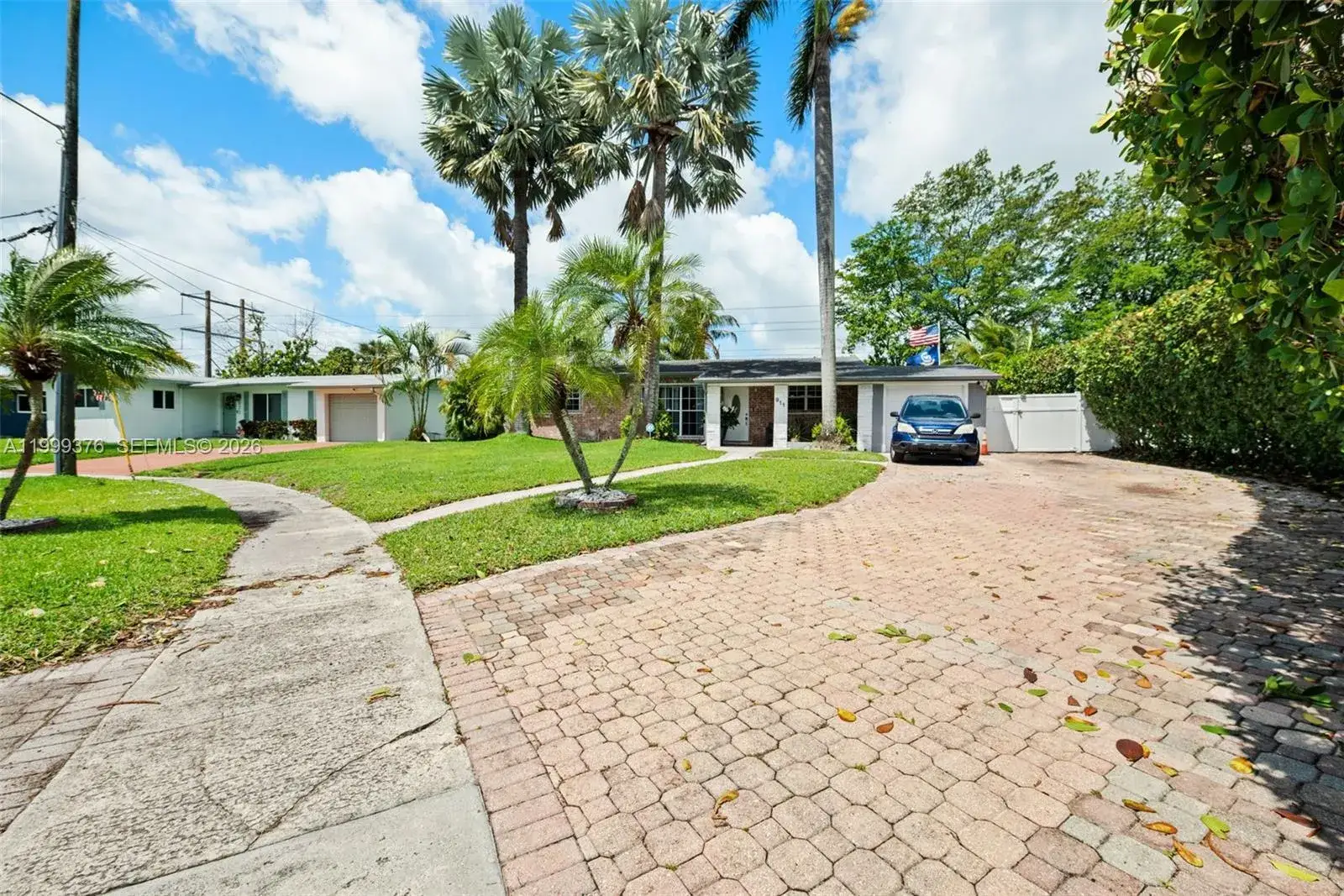 3 bedroom 2 bath Residential for sale at 911 SW 51st Ave, Plantation FL 33317