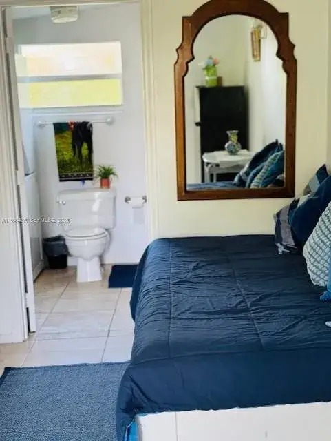 5251 29 # A, Davie FL 33314