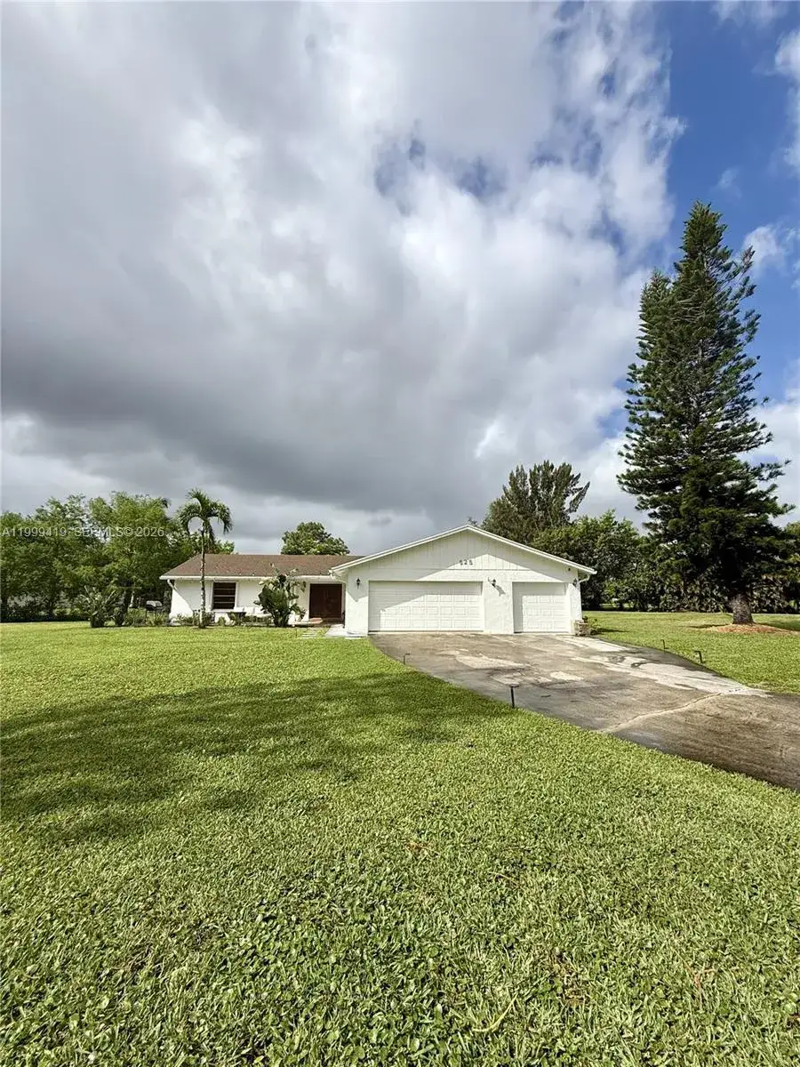 3 bedroom 2 bath Residential Lease for rent at 625 Whippoorwill Ter, West Palm Beach FL 33411